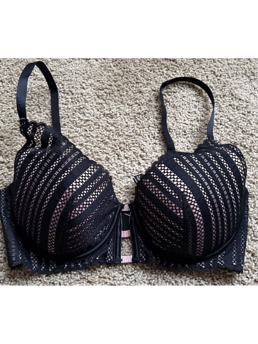 NWOT VS Victoria's Secret Luxe Lingerie Lined Plunge Bra 34DD Black pink texture